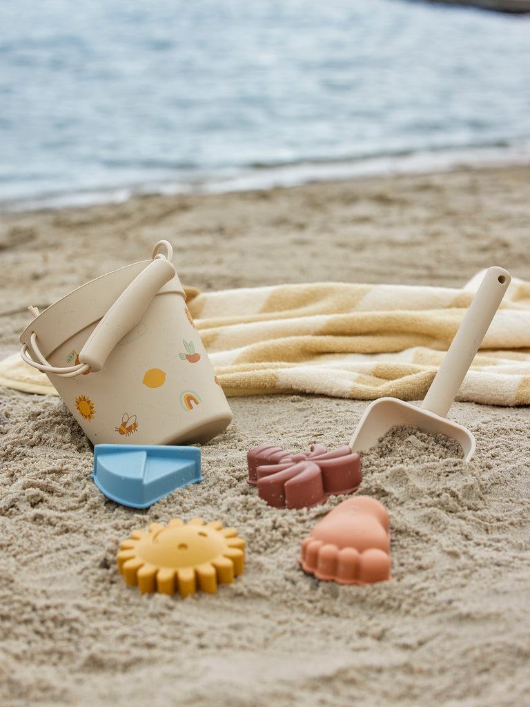 Set spiaggia in silicone. Secchello, paletta e formine