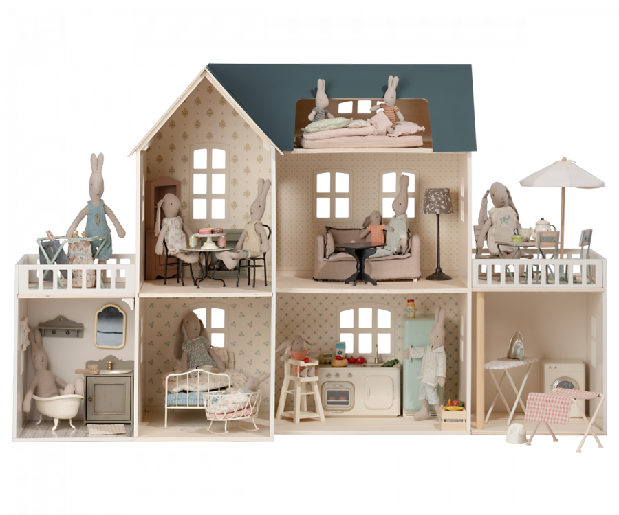 Casa delle bambole con stanza da bagno e camera aggiuntiva arredata con mobili e coniglietti